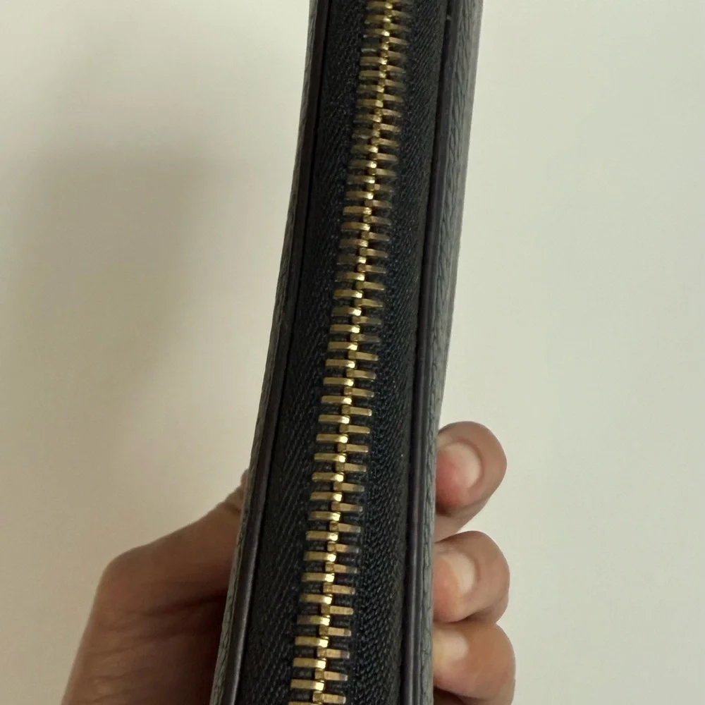 Louis Vuitton Portefeuille Comete Long Bifold Wallet Taurillon